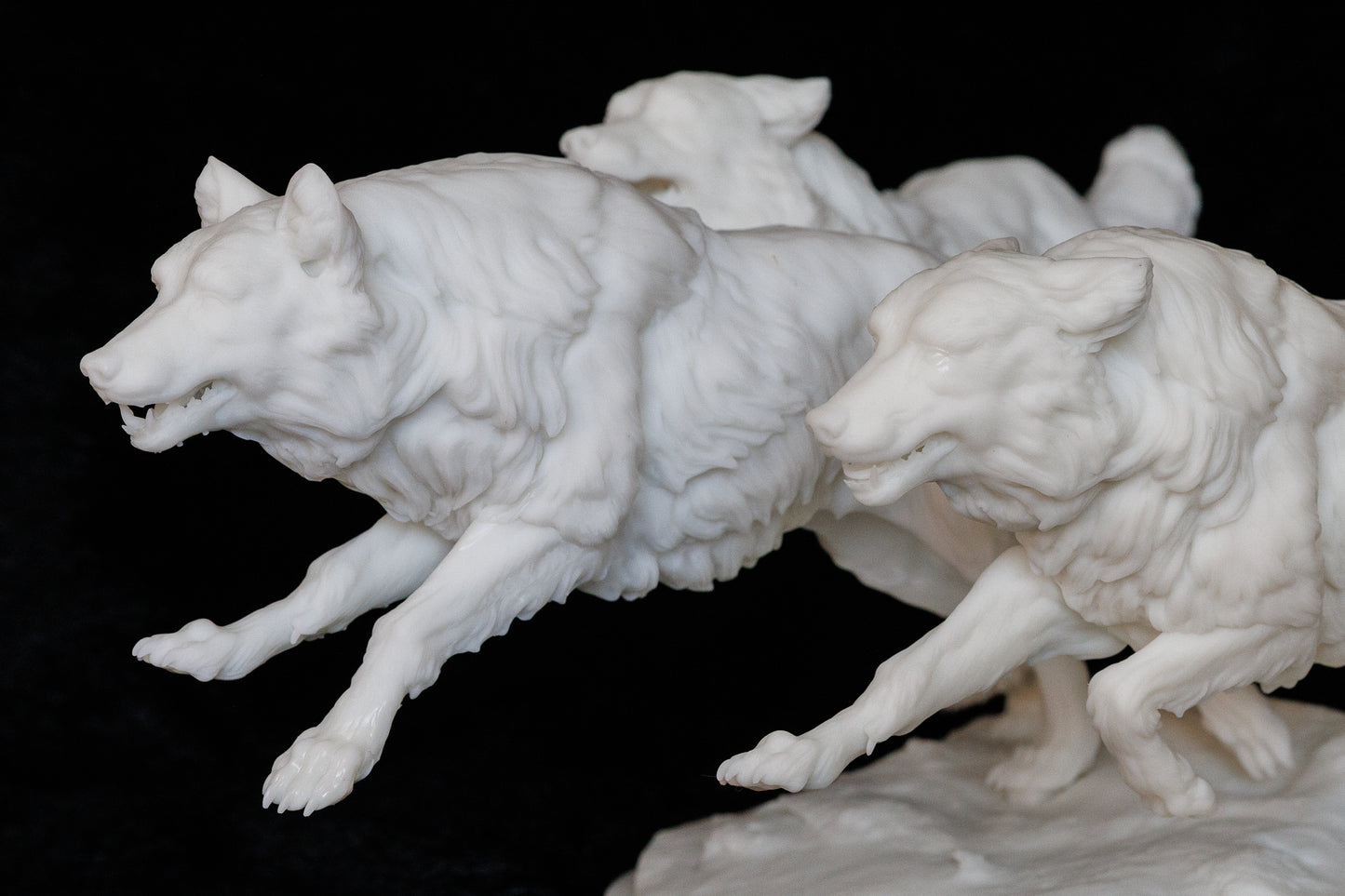 Running Arctic wolf trio - White ready to paint