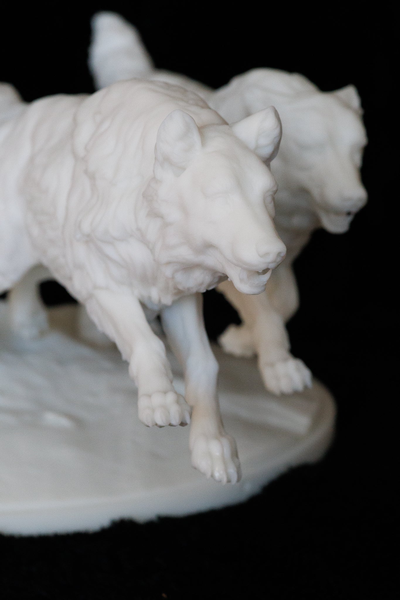 Running Arctic wolf trio - White ready to paint