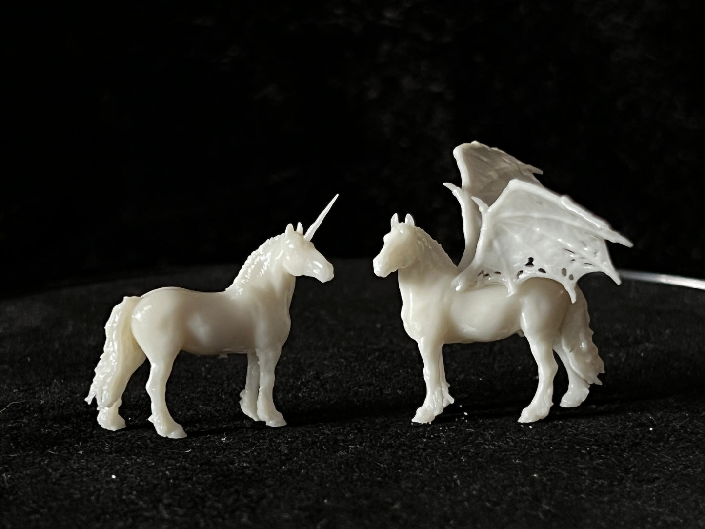 Ying and Yang Pegasus and Unicorn Micros - White resin ready to prep / paint