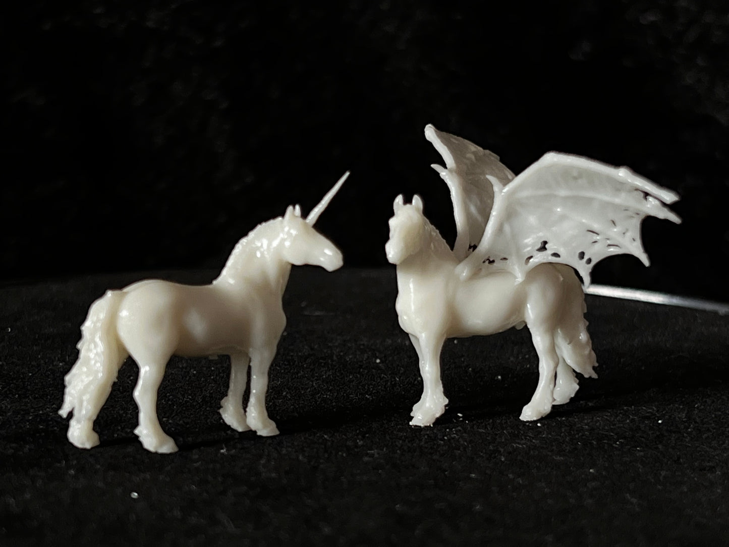 Ying and Yang Pegasus and Unicorn Micros - White resin ready to prep / paint