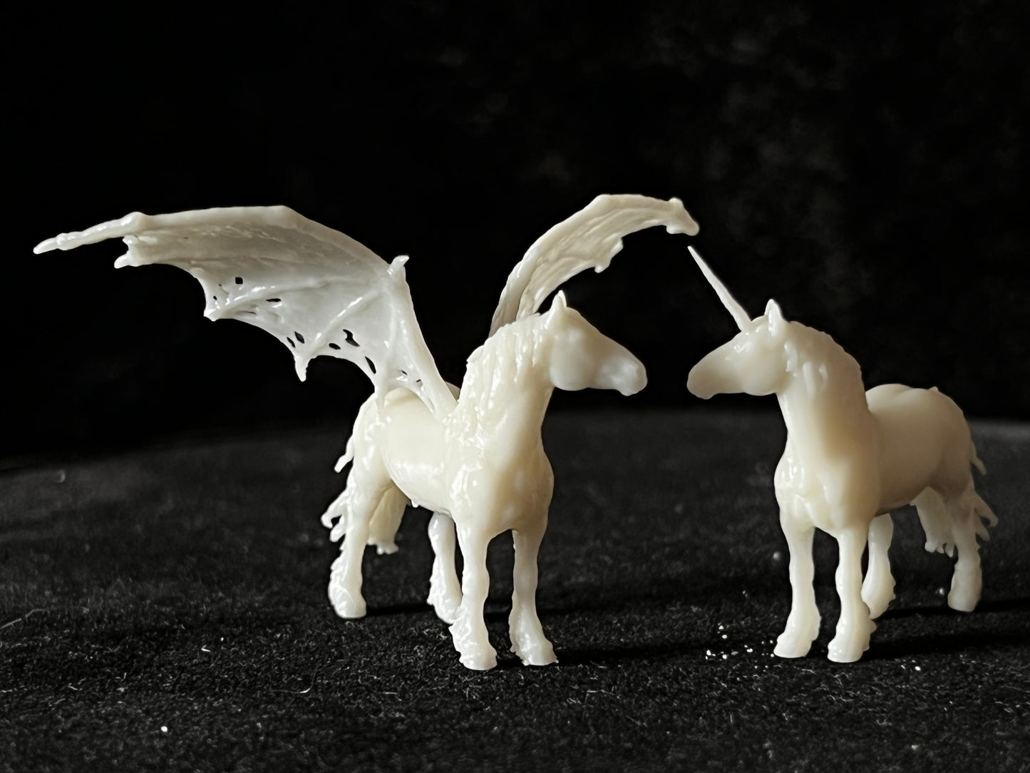 Ying and Yang Pegasus and Unicorn Micros - White resin ready to prep / paint