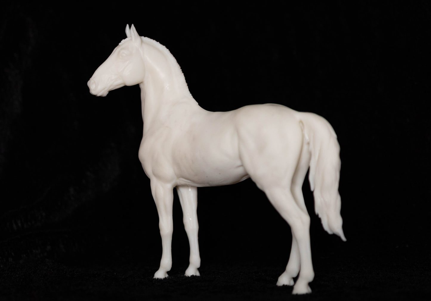 *mirrored version* Traditional scale Grade horse / Cob - White resin ready to paint - Pre - Order - LTD TO 10 COPIES