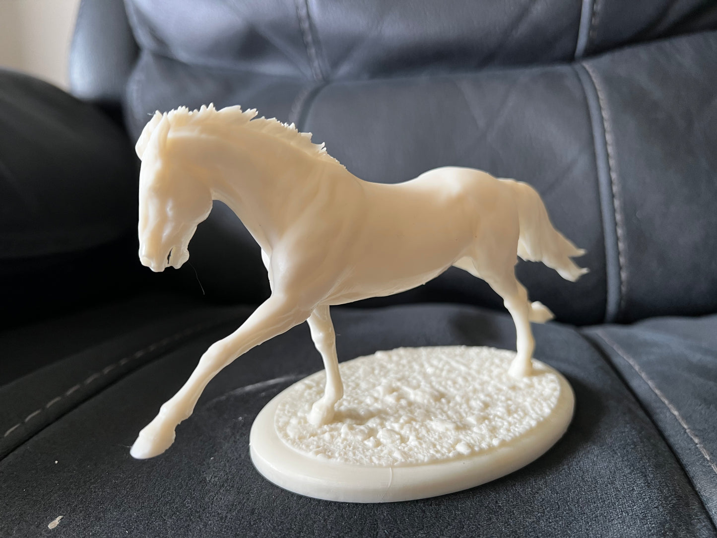 Renegade running stallion - White resin ready to paint - Pre - Order