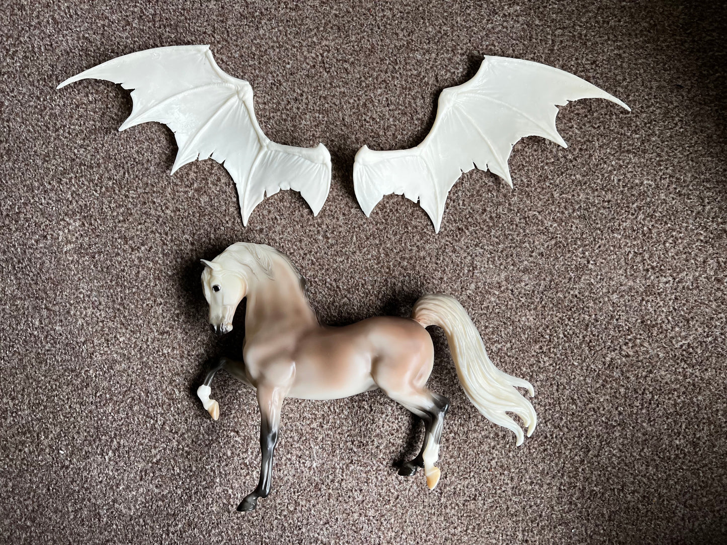 Simple Bat Resin Wings for Model Horse Breyer / resin custom - White ready to Paint