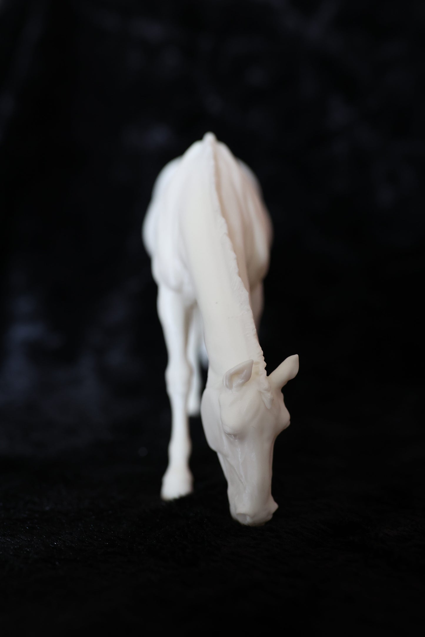 Grazing stallion - White resin ready to prep / paint  LTD EDITION - Pre - Order