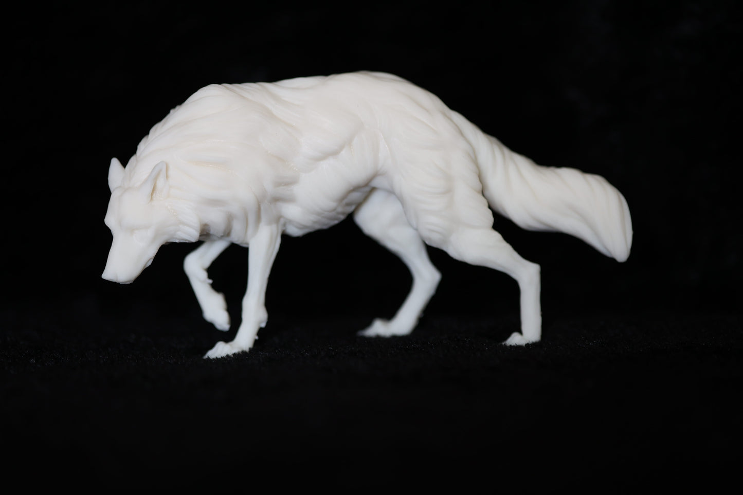 Resin Wolf - White ready to paint